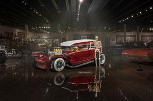 The Li'l Coffin '32 Ford Show Car