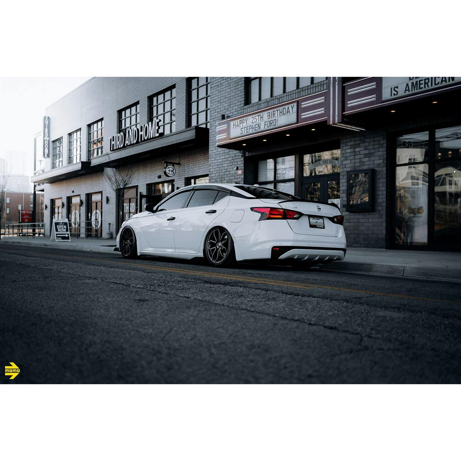 MOMO M10109521P28 20x9.5 Anzio Wheel, 5x120, Satin Black