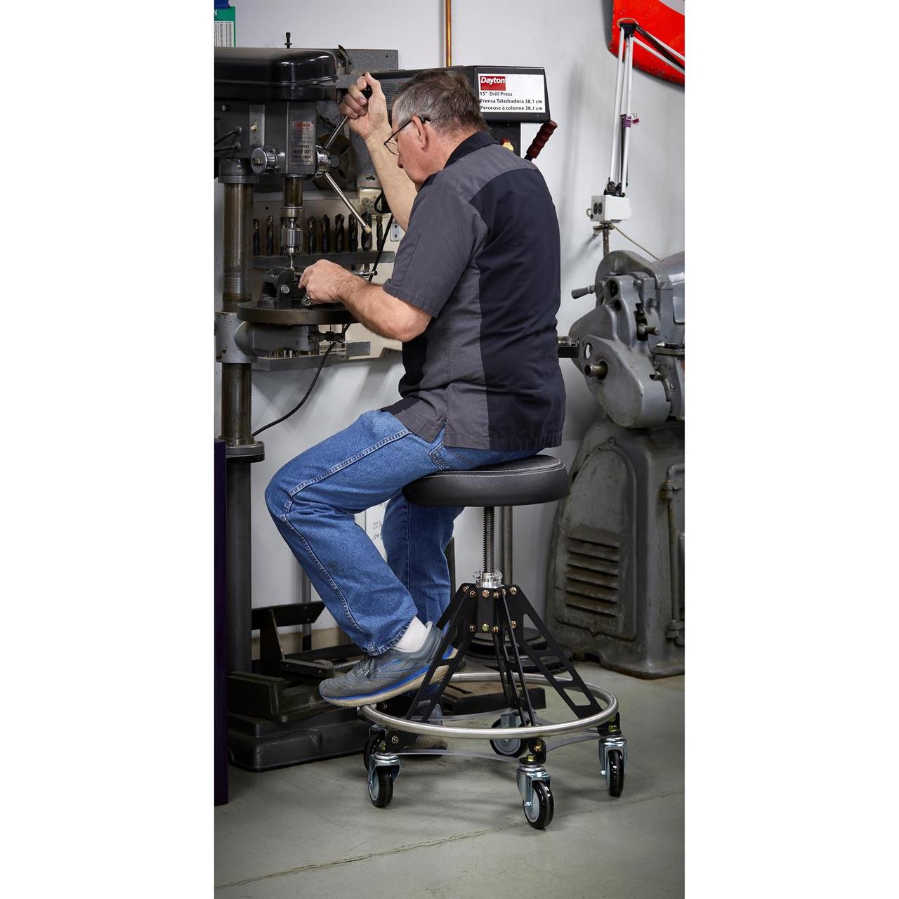 Speedway Motors Vyper Elevated Steel Rolling Stool