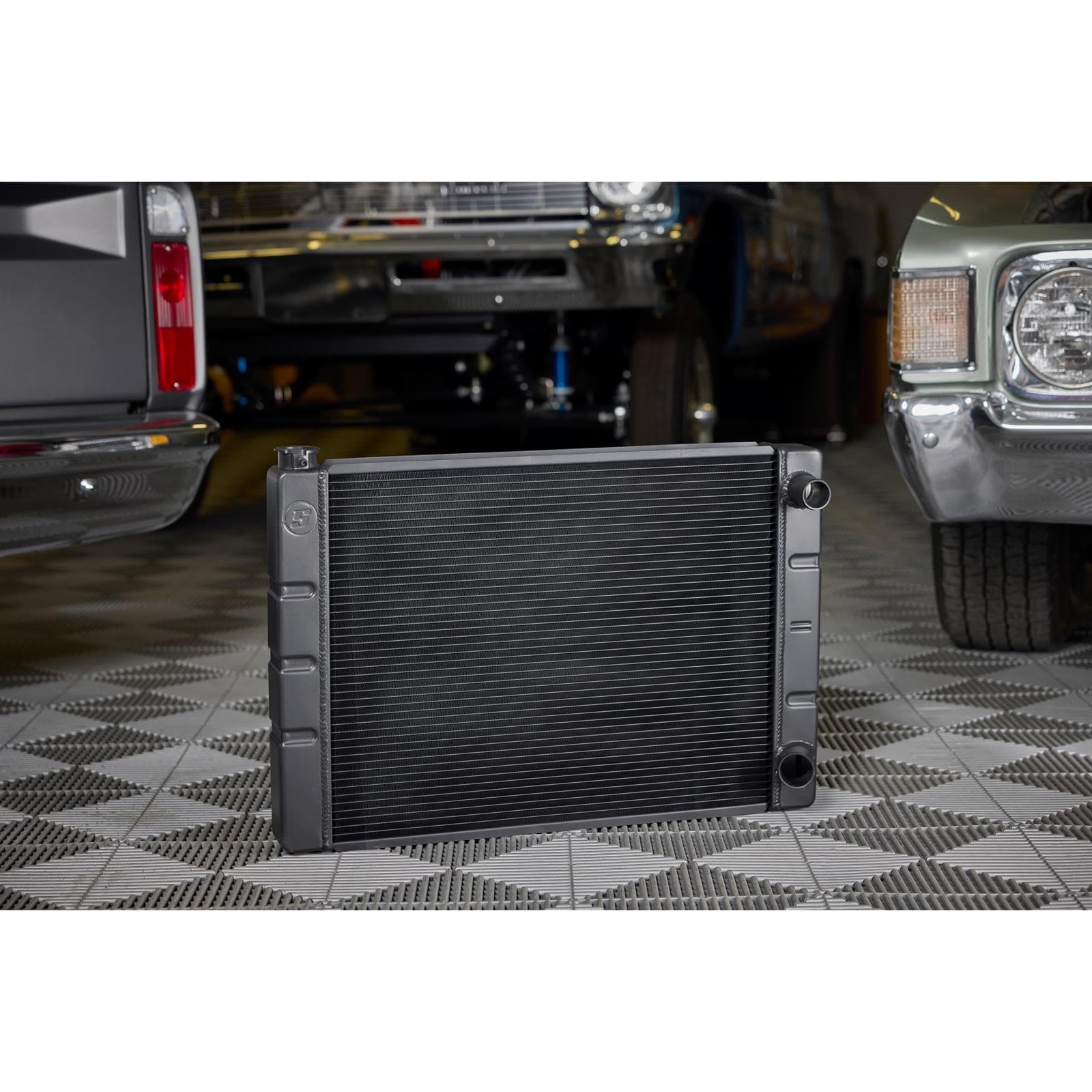 Dual/Double Pass All Aluminum Racing Radiator, SBC/BBC, Black